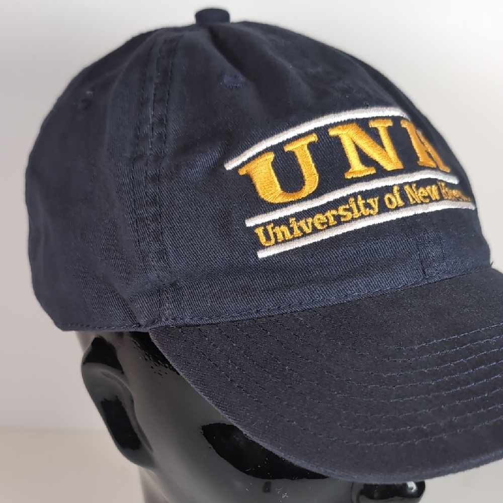 UNH University of New Haven Black Cap vintage 90's - Picture 2 of 8